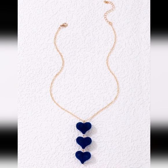 NWOT Set Layered Heart Drop Earrings & Heart Pendant Necklace - Picture 6 of 6